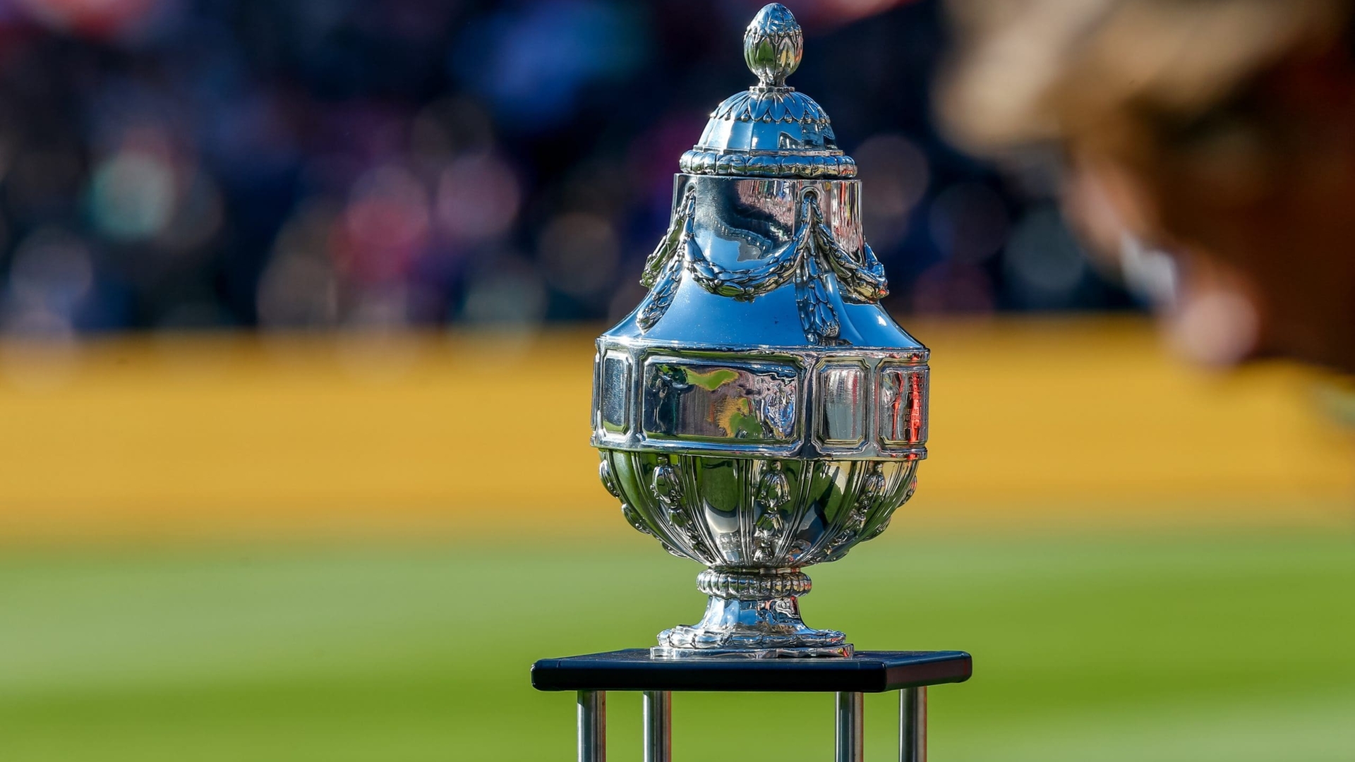 Beker Quiz: test je kennis en win de originele Cambuur kersttrui!