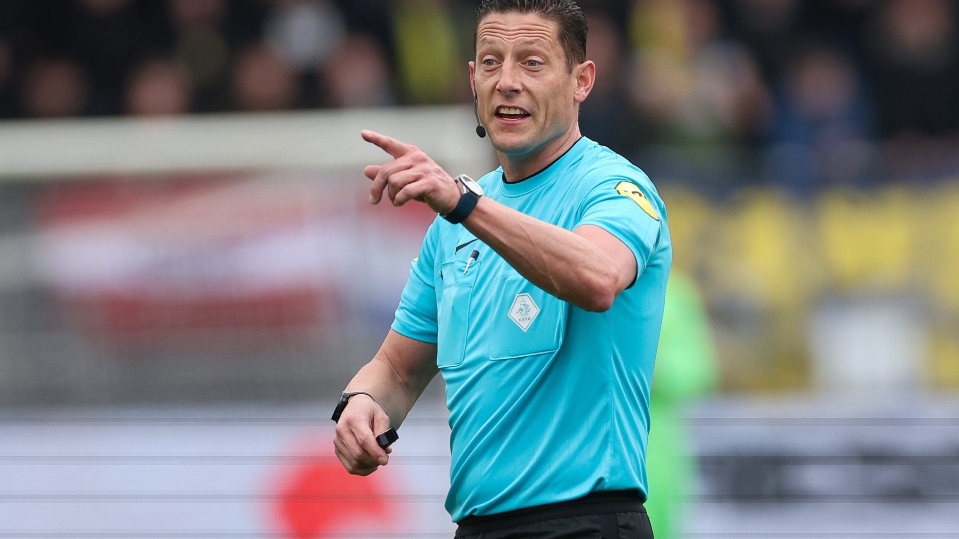 Jeroen Manschot fluit ADO Den Haag – SC Cambuur