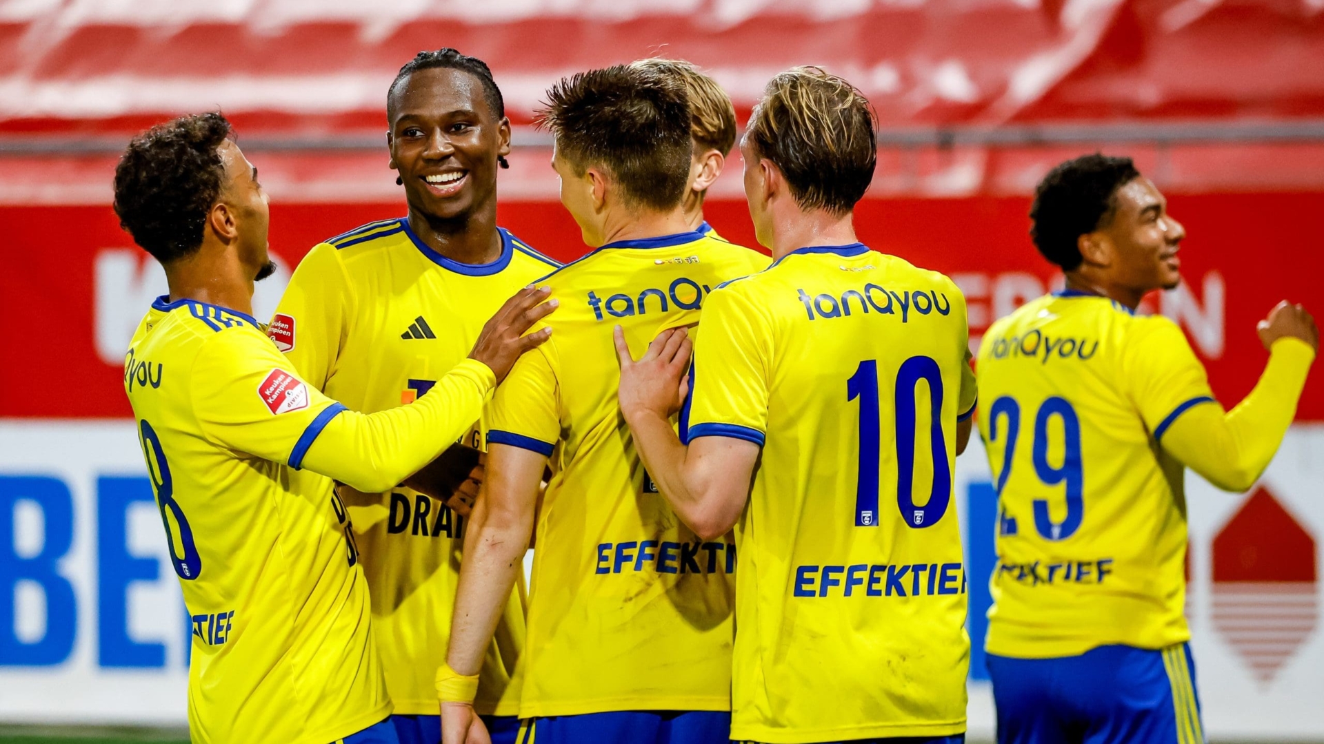 Overtuigende 0-4 zege in Galgenwaard; SC Cambuur weet weer wat winnen is