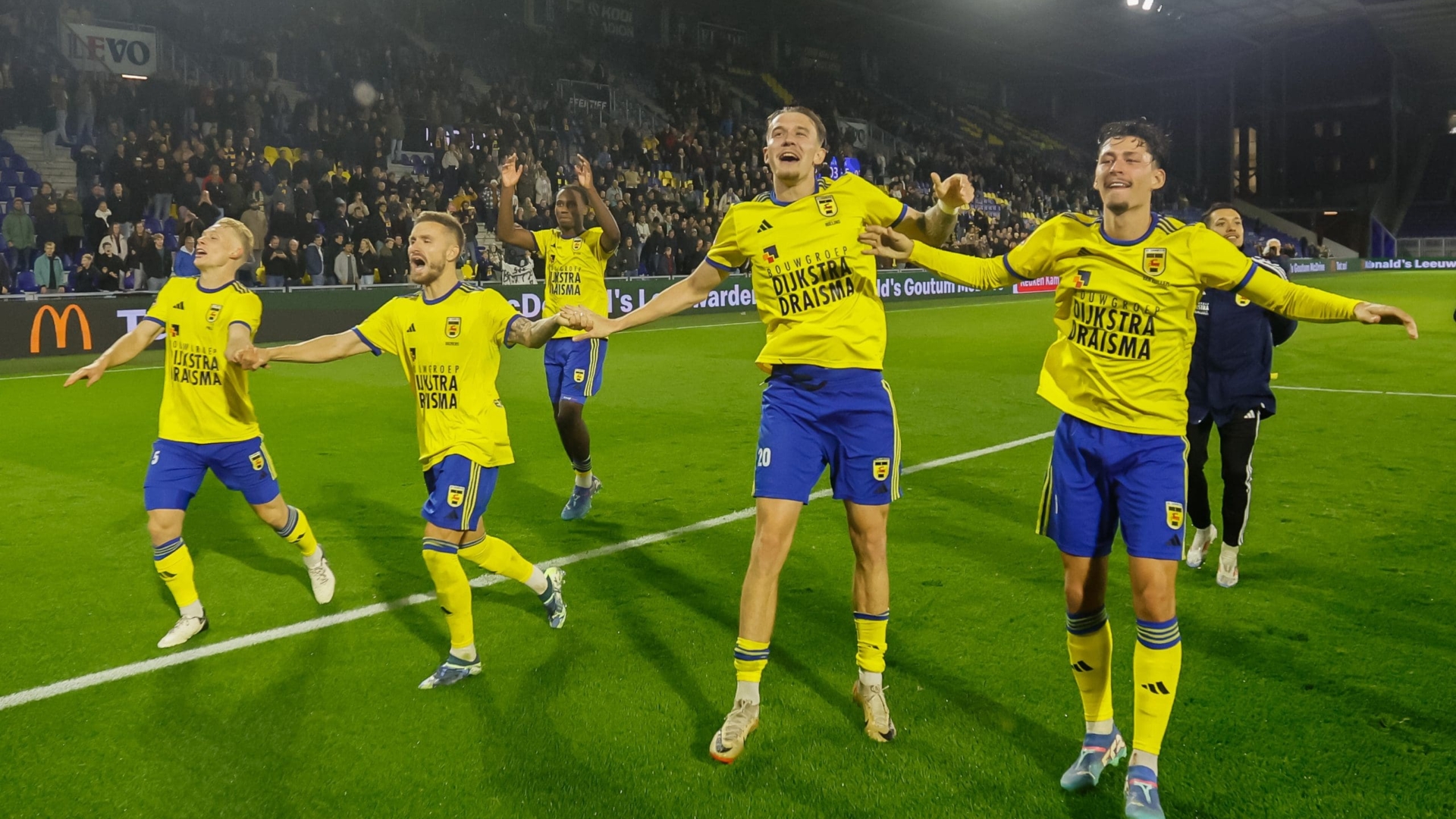 Bevrijdende eerste zege in het Kooi Stadion een feit