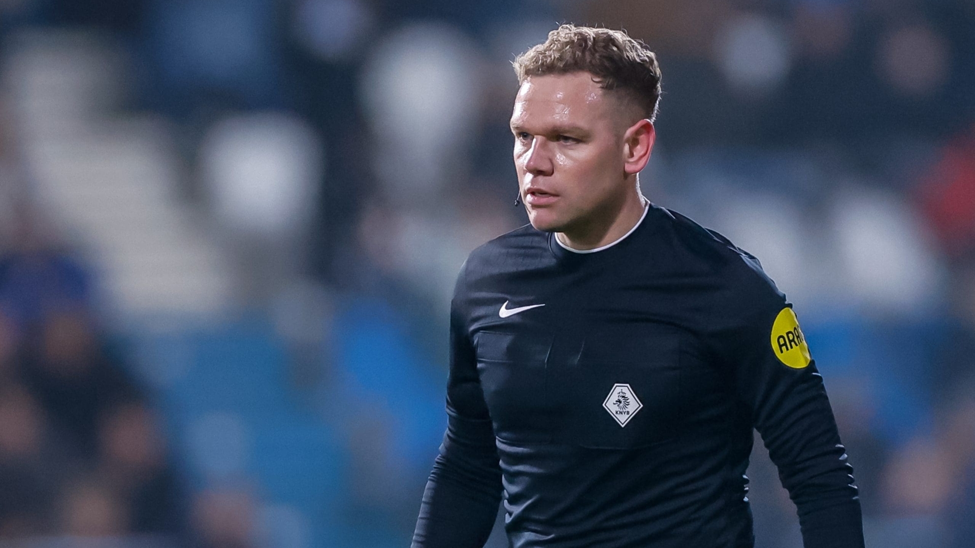 Alex Bos scheidsrechter bij FC Emmen – SC Cambuur