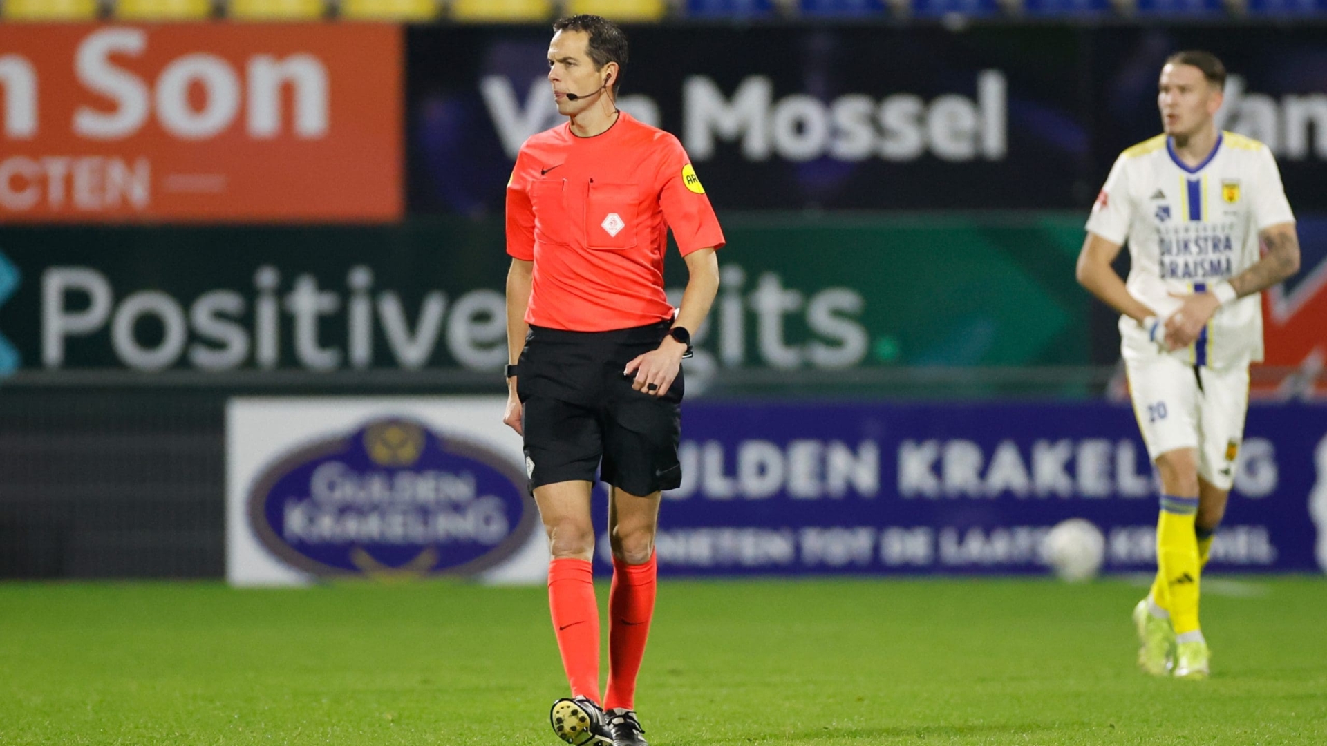 Richard Martens scheidsrechter bij MVV Maastricht – SC Cambuur