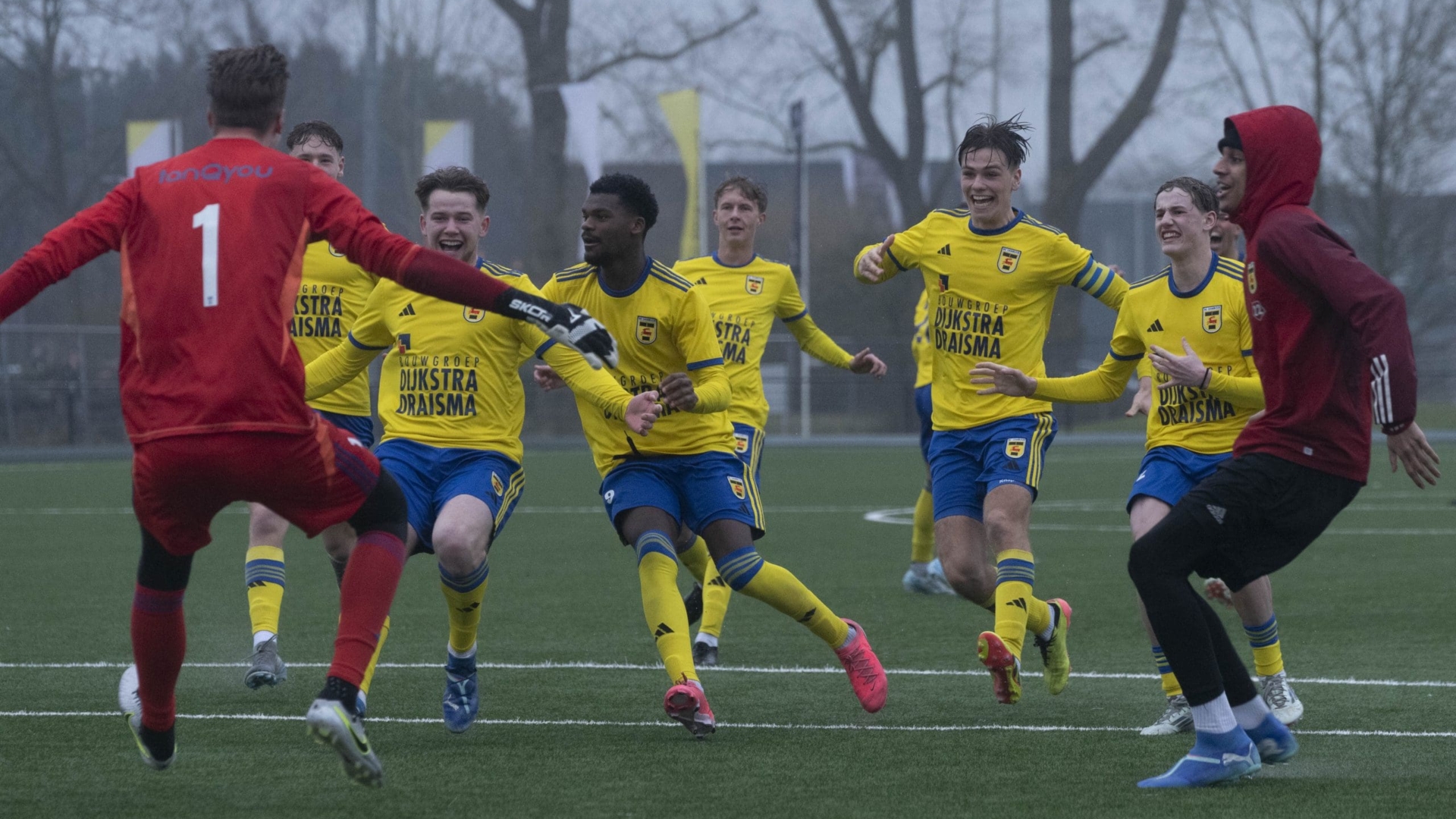 Overzicht jeugdopleiding: O19 bereikt na zinderend slot halve finale beker