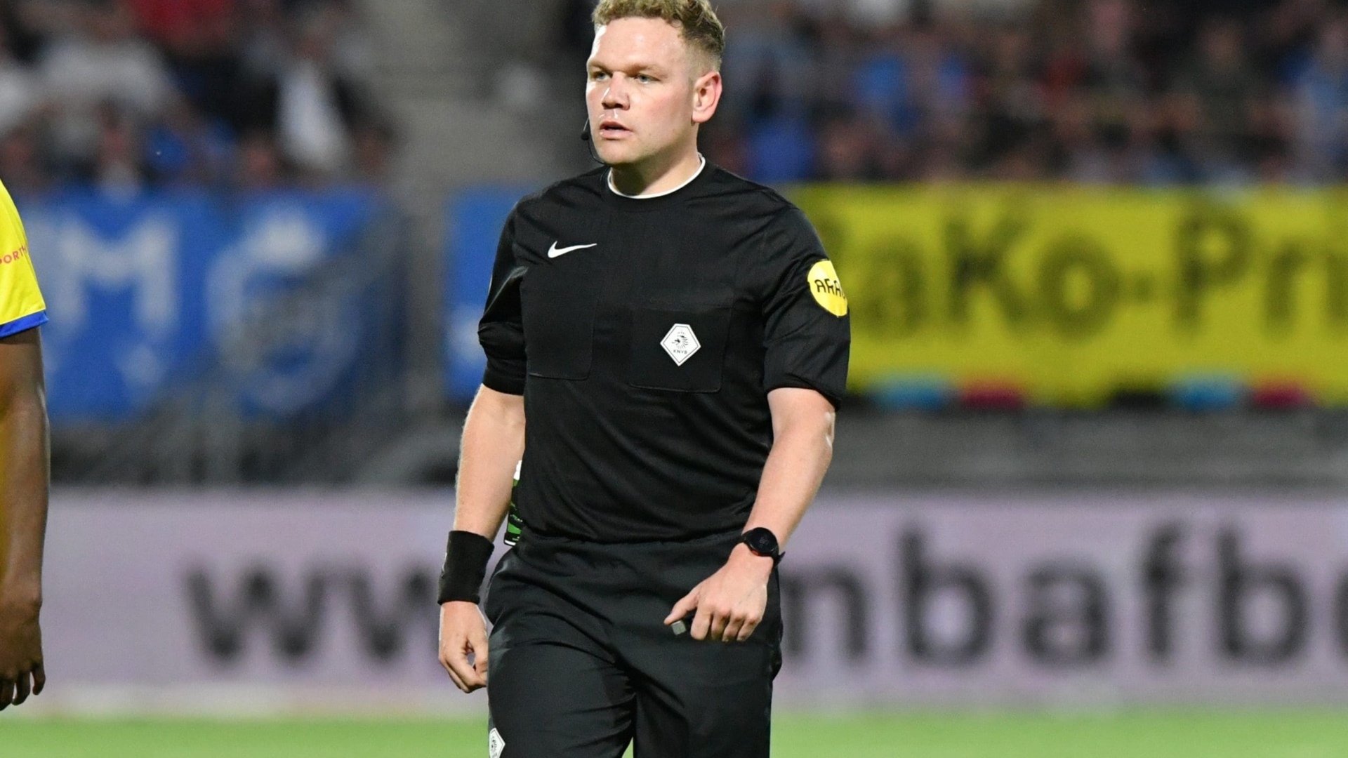 Alex Bos fluit FC Dordrecht – SC Cambuur