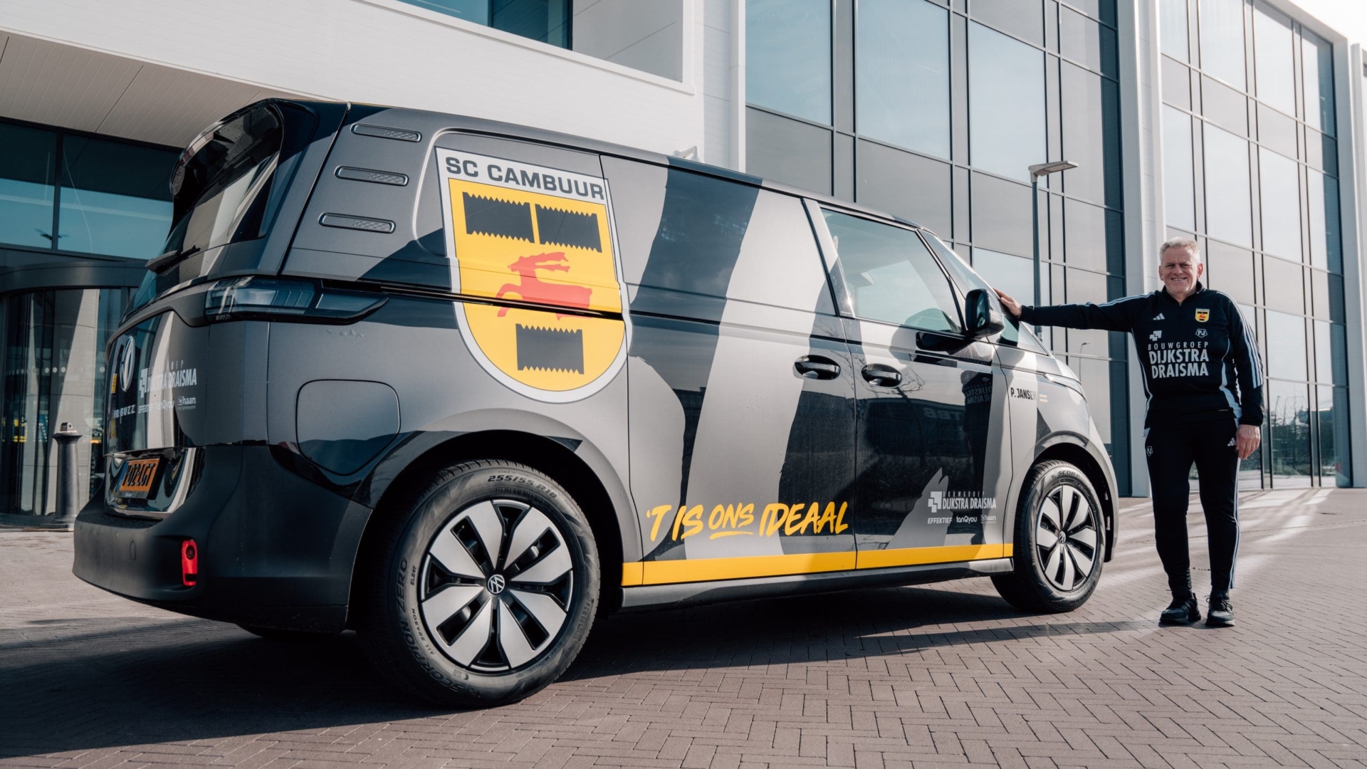 Splinternieuwe materiaalwagen voor SC Cambuur