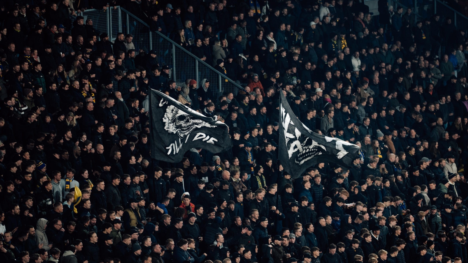 Noord-tribune voor thuisduel met Jong FC Utrecht uitverkocht