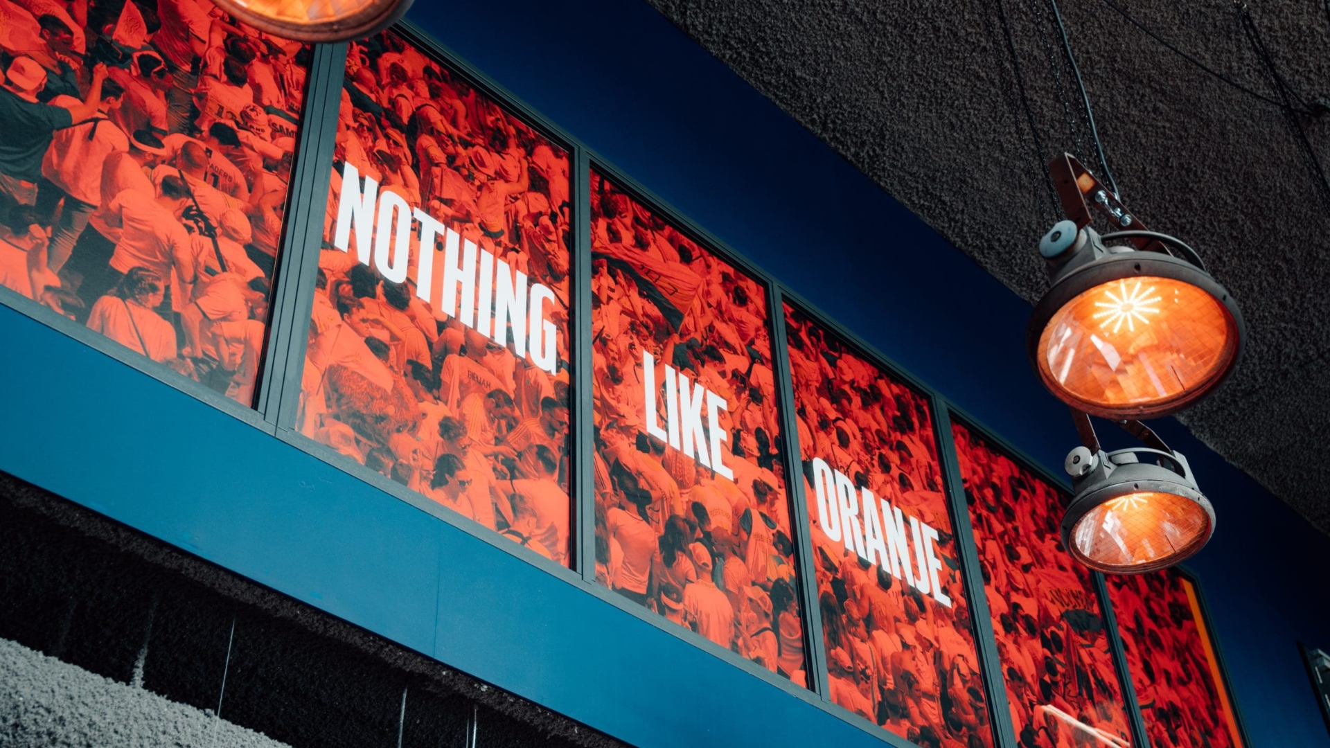 Kooi Stadion kleurt oranje voor vrouweninterland