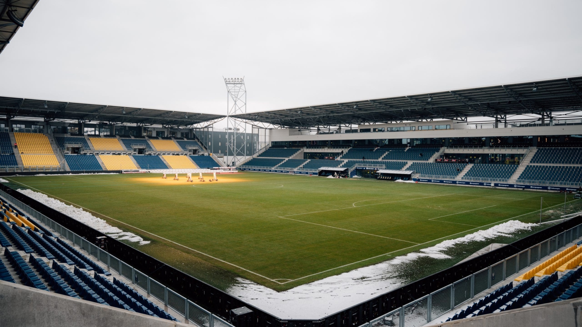 Veld Kooi Stadion sneeuwvrij; SC Cambuur – TOP Oss gaat door