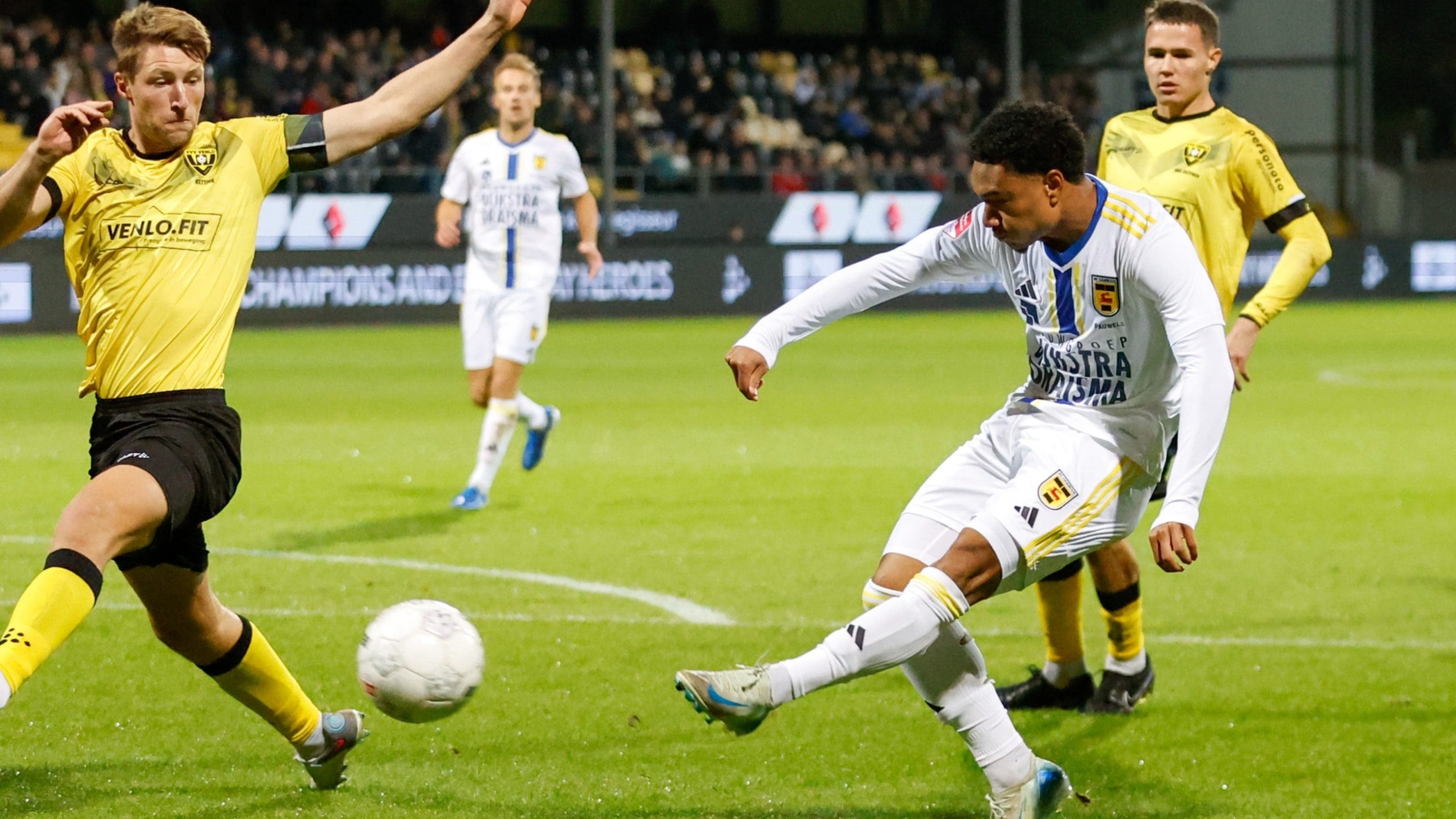 SC Cambuur behaalt verdiende overwinning op VVV-Venlo