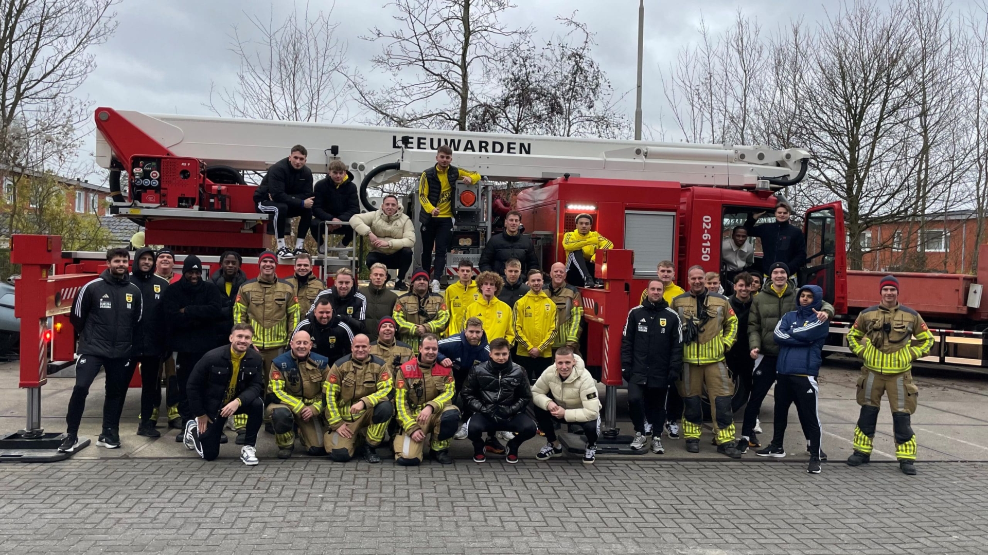 Eerste selectie op bezoek bij Brandweerkazerne Leeuwarden
