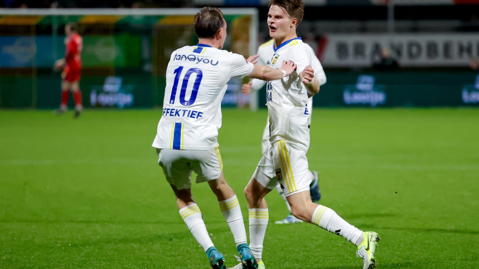 SC Cambuur boekt overtuigende bekerzege op ADO Den Haag