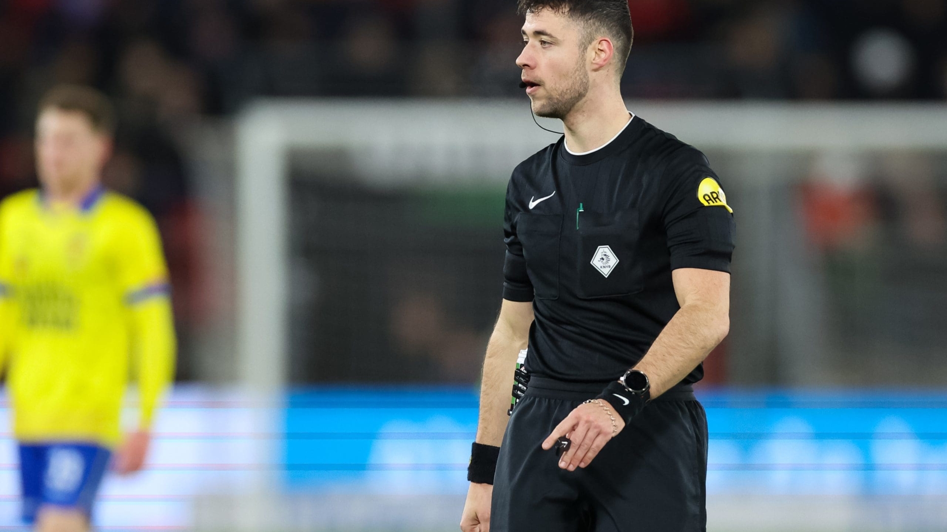 Marc Nagtegaal fluit SC Cambuur – FC Emmen