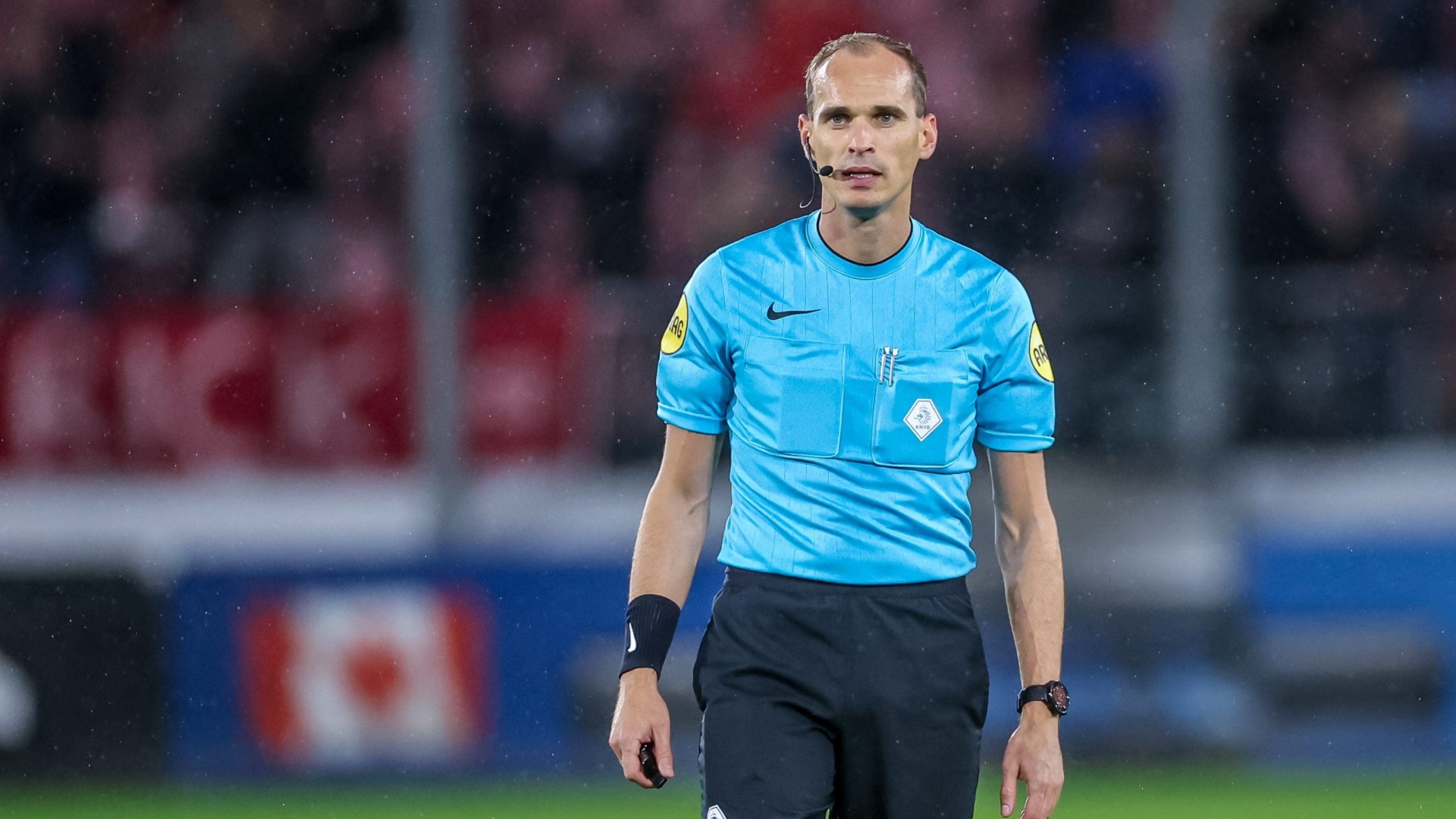 Wouter Wiersma fluit SC Cambuur – Jong AZ