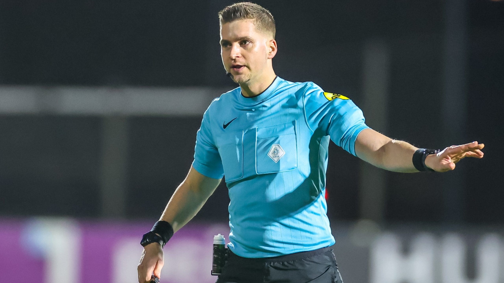 Thomas Hardeman scheidsrechter bij Jong Ajax – SC Cambuur