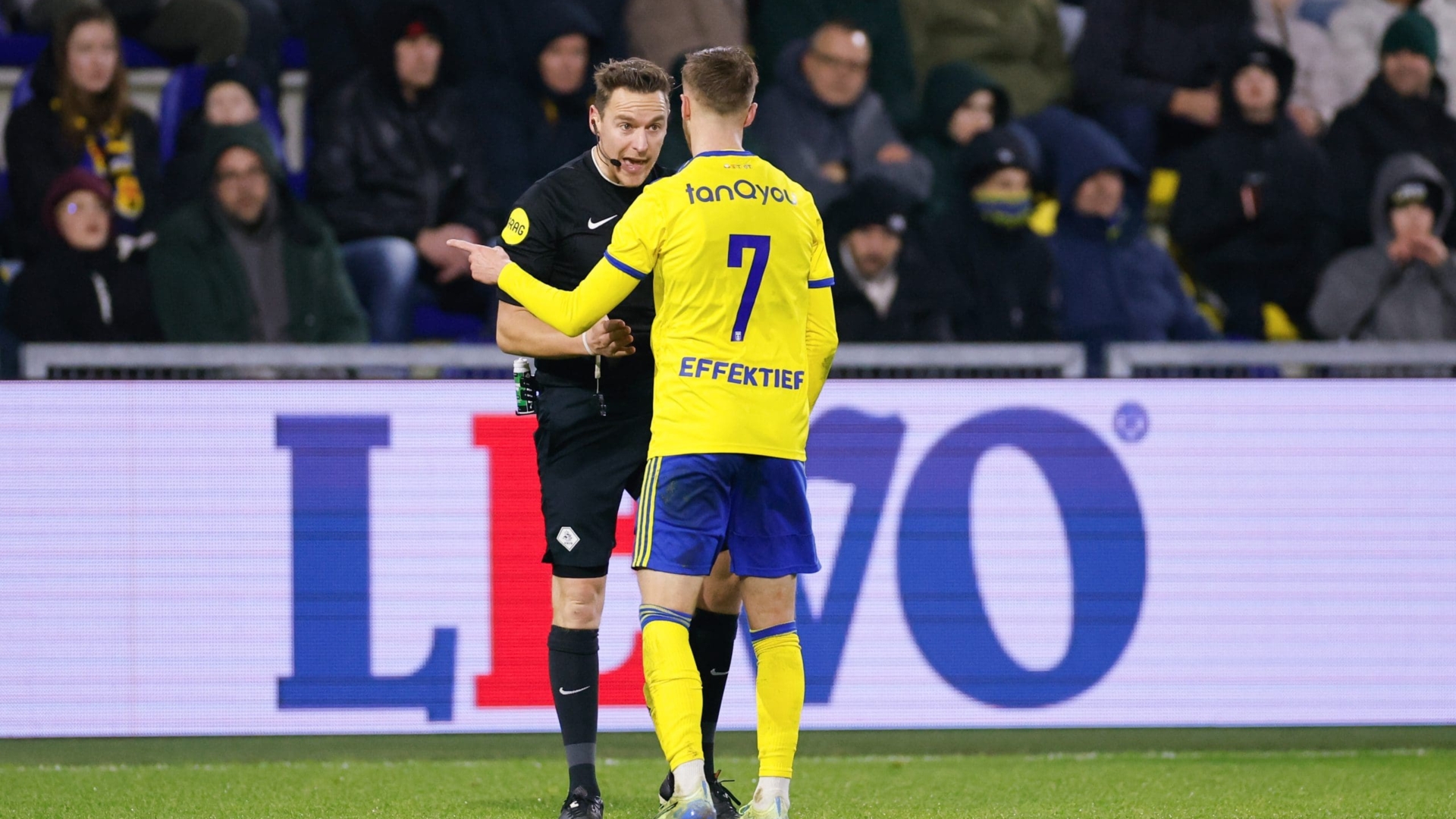 Laurens Gerrets scheidsrechter bij SC Cambuur – Jong Ajax