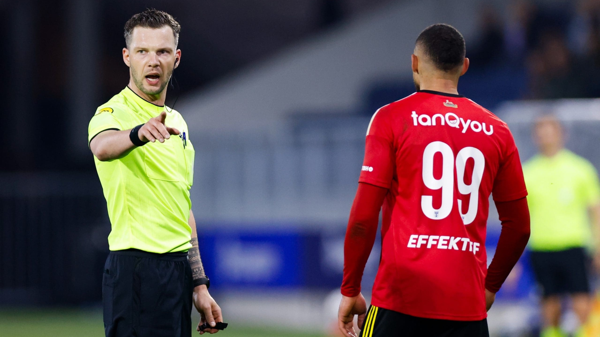 Robin Hensgens fluit RKC Waalwijk – SC Cambuur (competitie)