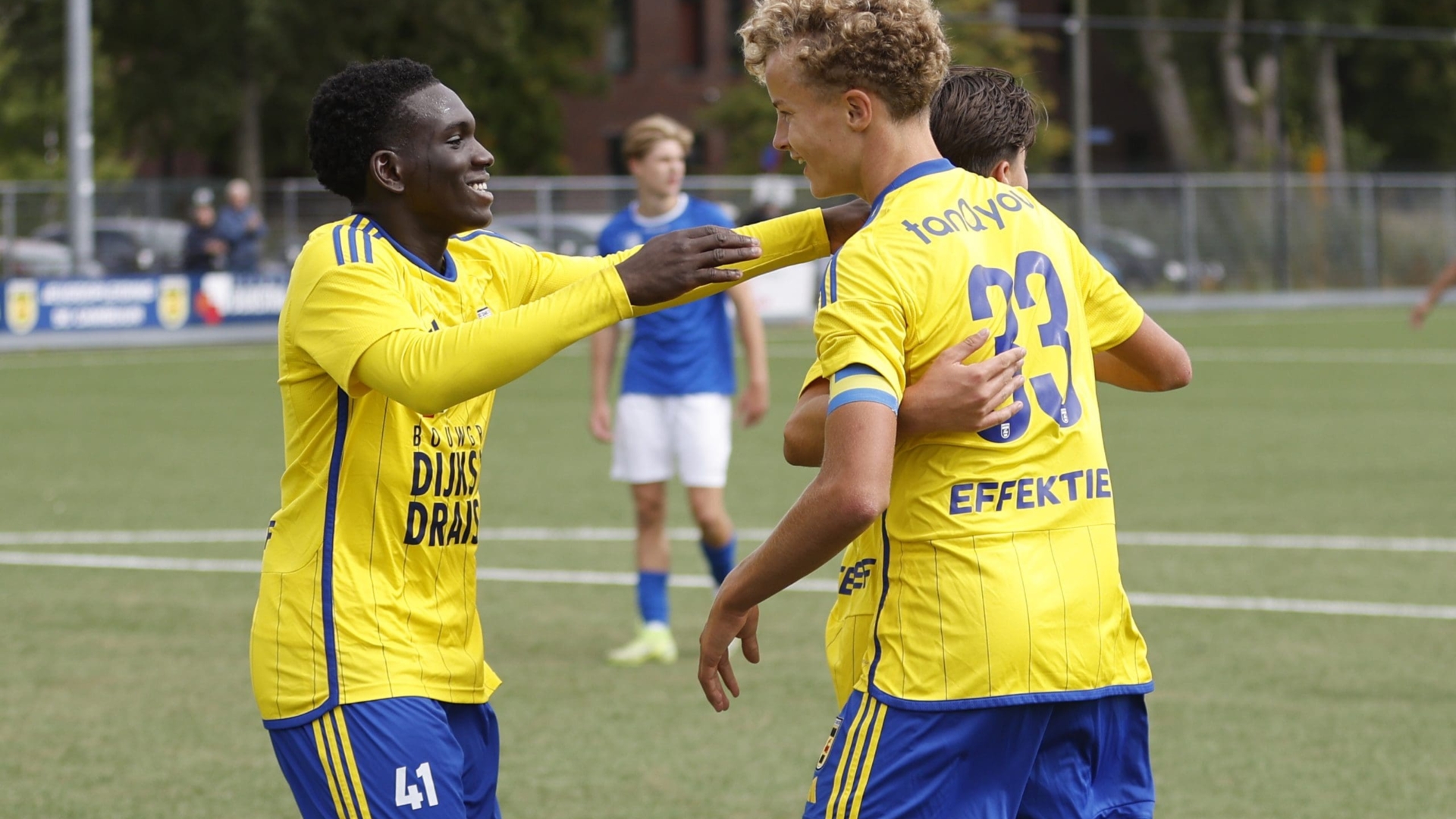 Overzicht jeugdopleiding: O17 wint derby en bereikt kwartfinale beker