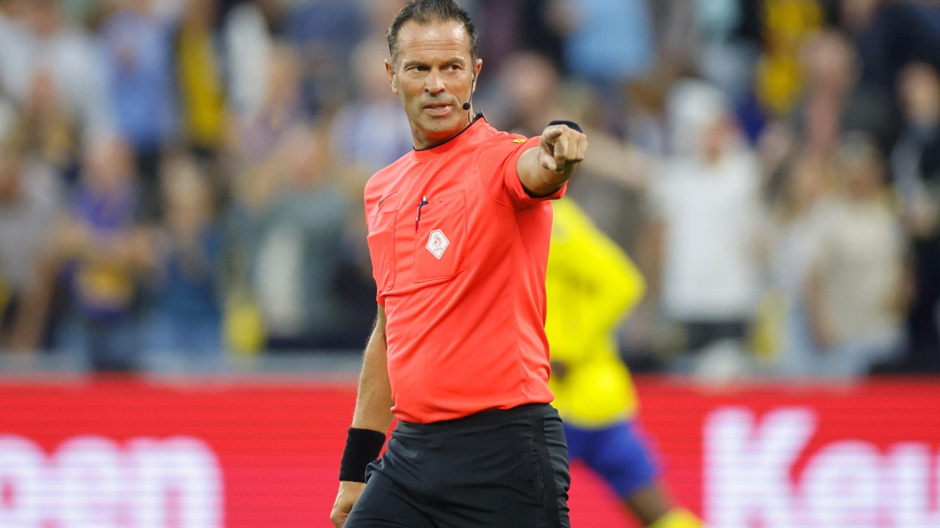 Bas Nijhuis fluit Vitesse – SC Cambuur