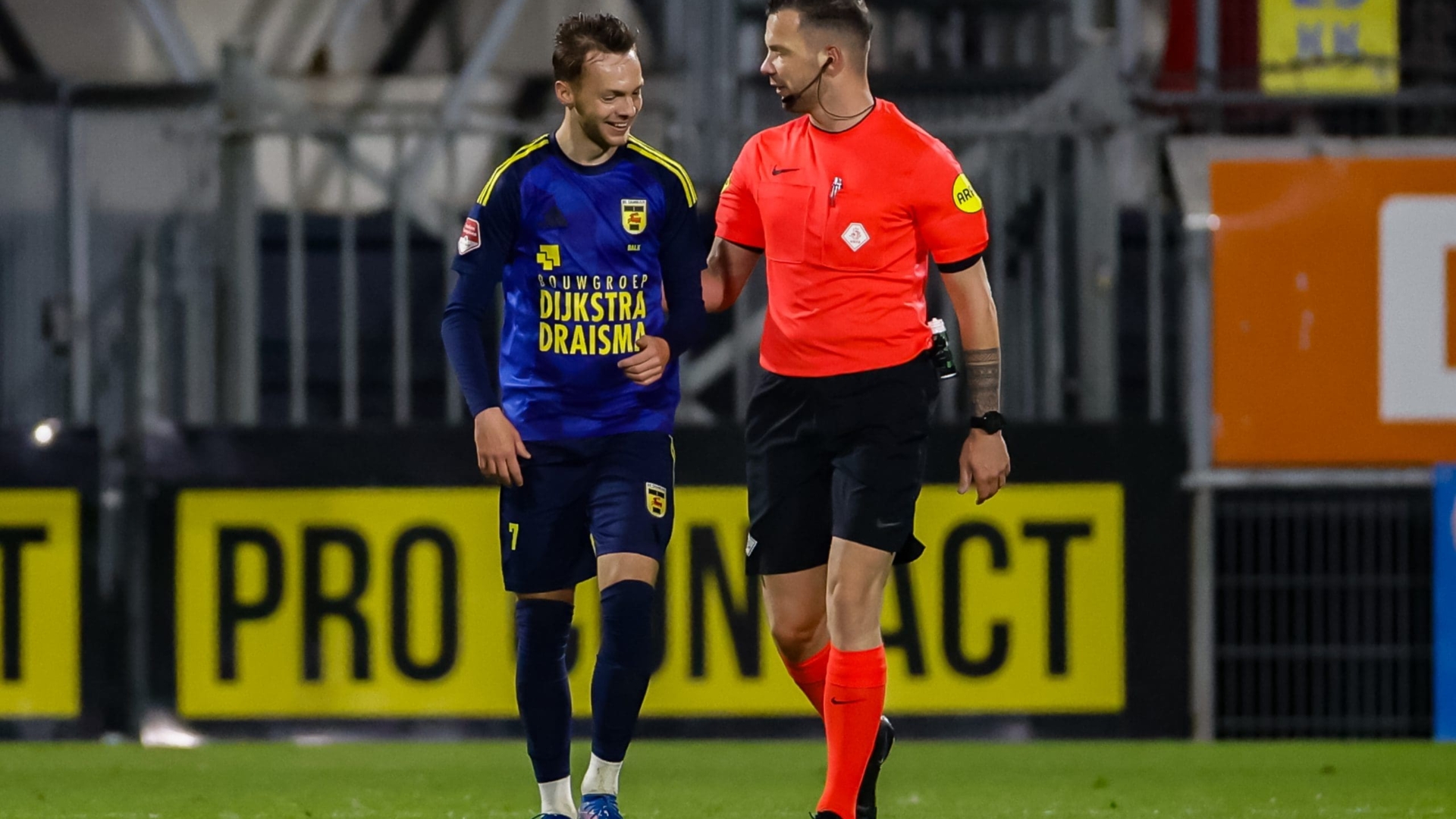 Robin Hensgens scheidsrechter bij ADO Den Haag – SC Cambuur
