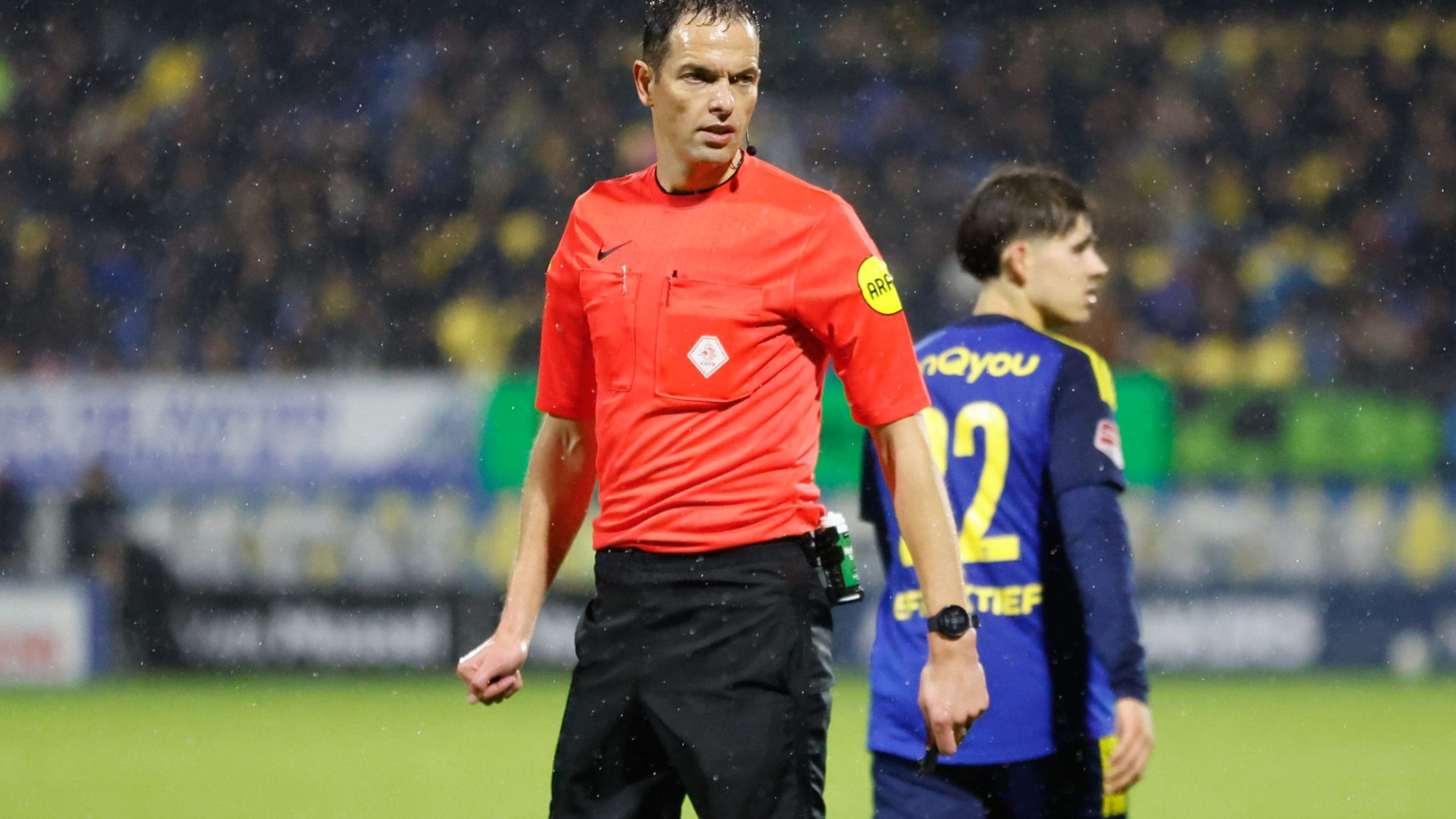 Richard Martens fluit SC Cambuur – FC Eindhoven