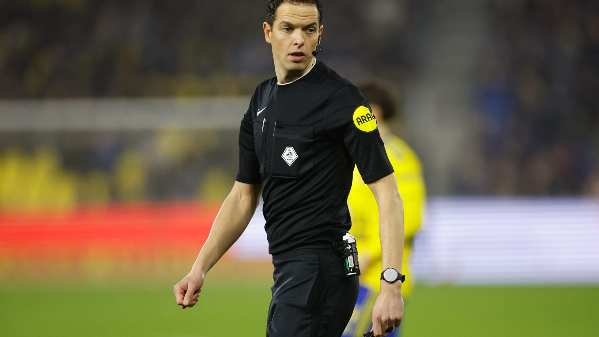 Richard Martens scheidsrechter bij FC Den Bosch – SC Cambuur